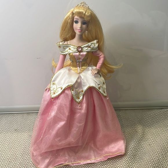 Disney Princess 2003 Aurora 16” Porcelain Brass Key Collection Doll - Picture 1 of 5
